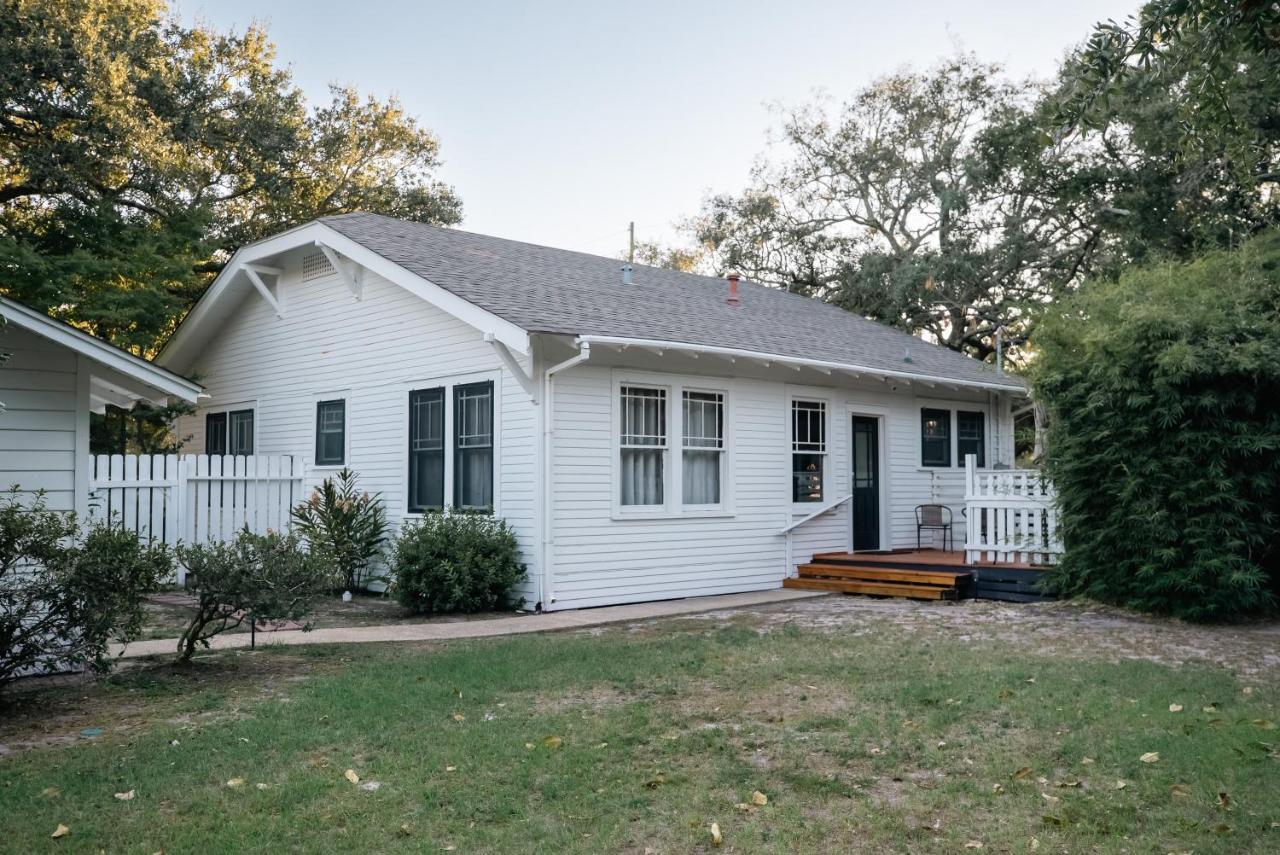 Gulf Coast Craftsman - Cozy, Charming & Central! Gulfport Exterior photo