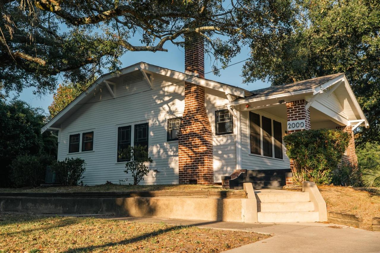 Gulf Coast Craftsman - Cozy, Charming & Central! Gulfport Exterior photo
